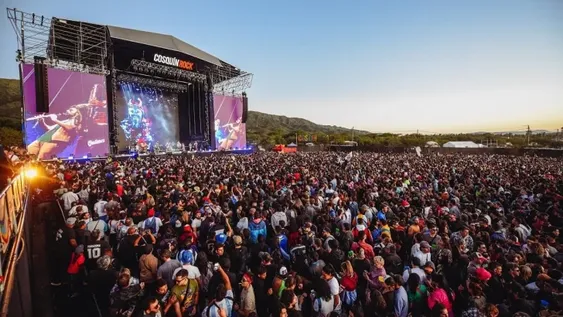 El festival lleva 25 años de existencia y congrega a más de 100 mil espectadores provenientes de todas las ciudades del país.