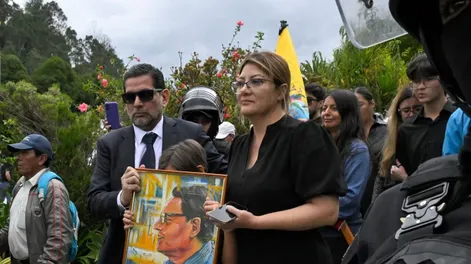 Partido de asesinado candidato Villavicencio designa a compañera de fórmula en su lugar