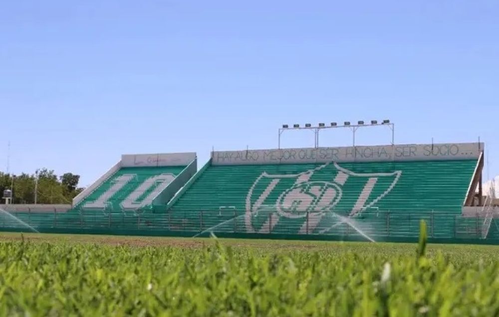 Mientras uno de los candidatos a presidente de Sportivo expuso irregularidades, la Asamblea fue ratificada