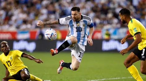 Messi mostró al final su magia y Argentina goleó 3-0 a Jamaica