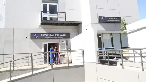 Internados con Covid: estiman que 1 de cada 7 pacientes está en el área privada