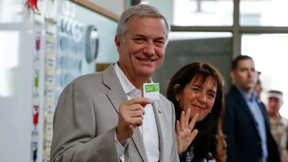 Elecciones en Chile: tras emitir su voto, Kast aseguró que el país atraviesa “una situación muy compleja”