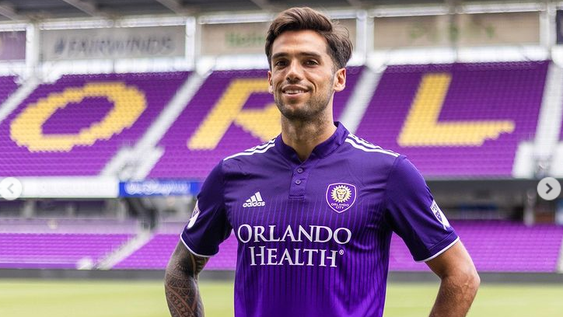 Emmanuel Mas lució la camiseta de su flamante club, el Orlando City de la MLS de Estados Unidos