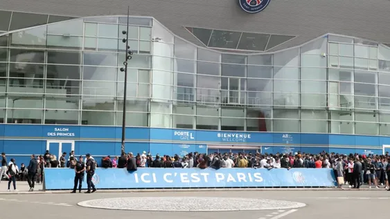 Messi espera y por ahora no viaja