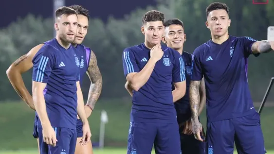 “Cuti” Romero, Enzo Fernández y Julián Álvarez, las tres novedades en el once inicial