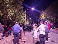 En Ullum inauguraron el nueva sistema de iluminación LED en un camino clave que conduce al Dique Punta Negra. En Ullum inauguraron el nueva sistema de iluminación LED en un camino clave que conduce al Dique Punta Negra.