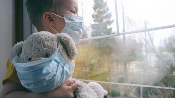 Investigan por asesinato y tortura a la mamá y al padrastro de un nene de 3 años