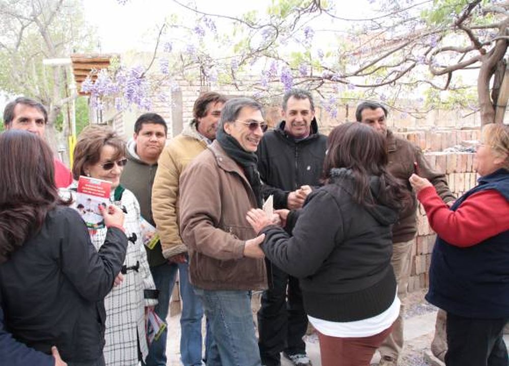 Caminata y charla sobre viviendas