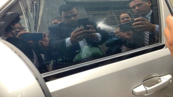 Tensión en Venezuela: balearon el auto de diputados que iban a sesionar a la Asamblea Nacional