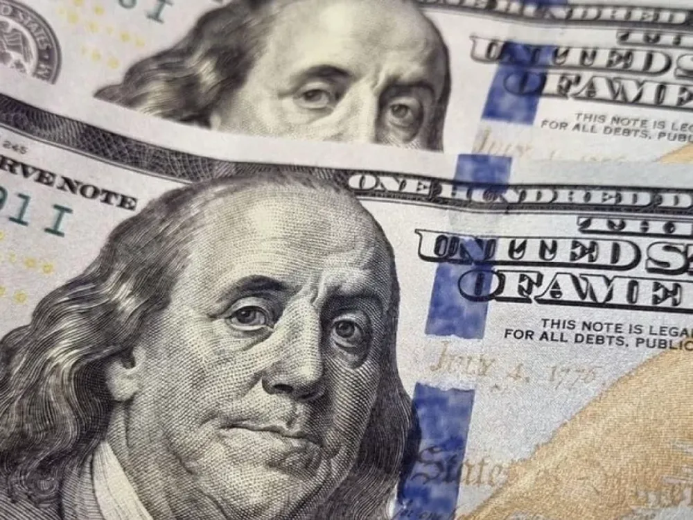 El dólar blue cerró a $598 en la city porteña y a $620 en San Juan