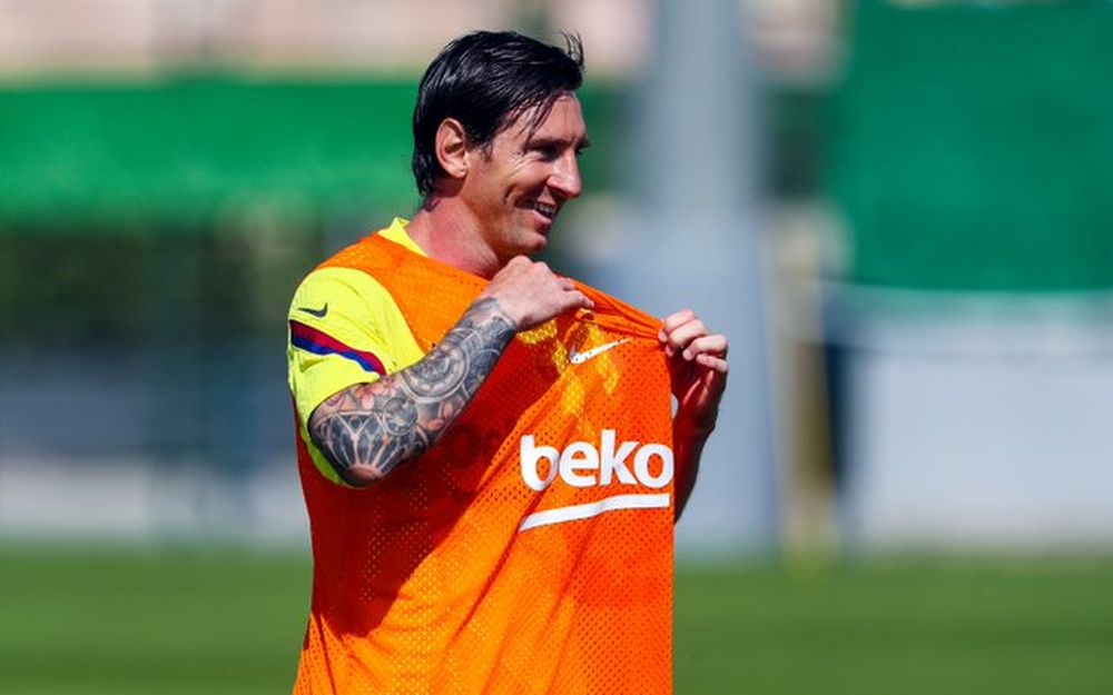 Messi marcó un golazo en la práctica del Barcelona