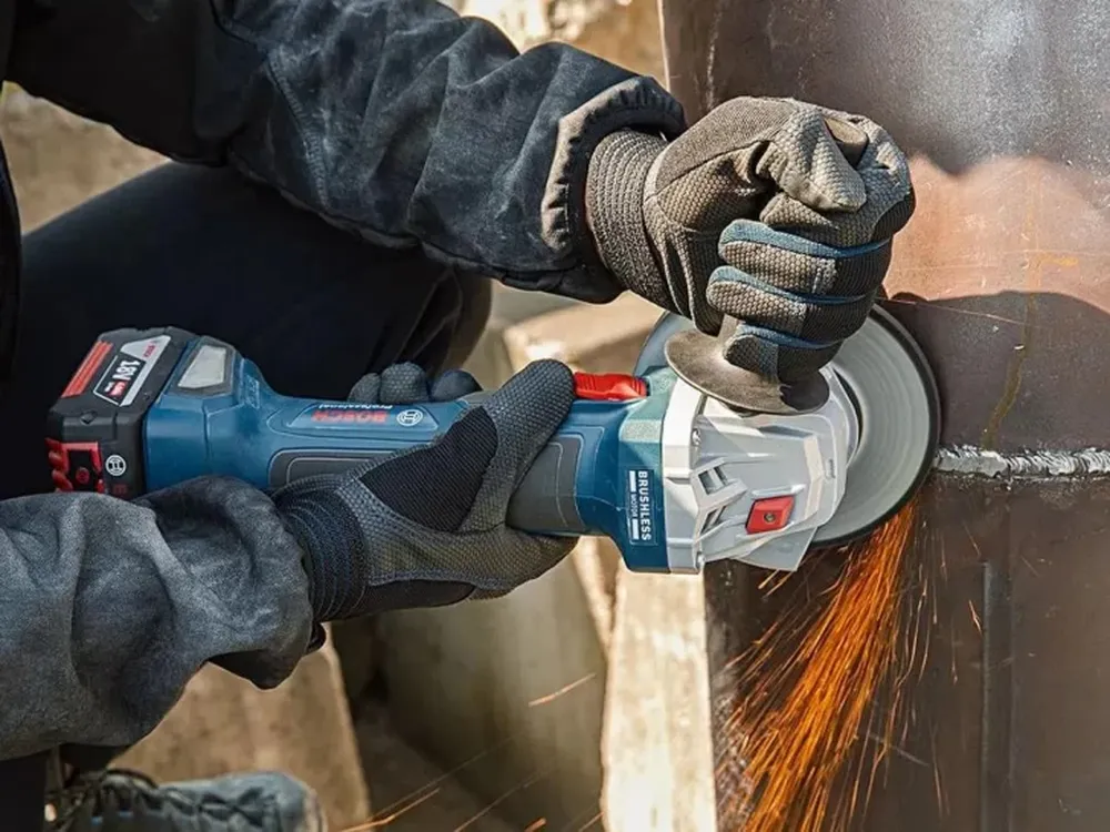 Trabajaba en una obra en construcción y perdió el ojo por un accidente con una amoladora