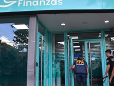 El BCRA multó a la casa de cambios de Sur Finanzas. El BCRA multó a la casa de cambios de Sur Finanzas.