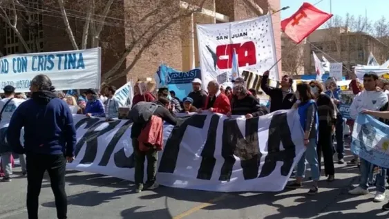 El kirchnerismo local convocó a una marcha este mediodía en Plaza 25 en apoyo a CFK