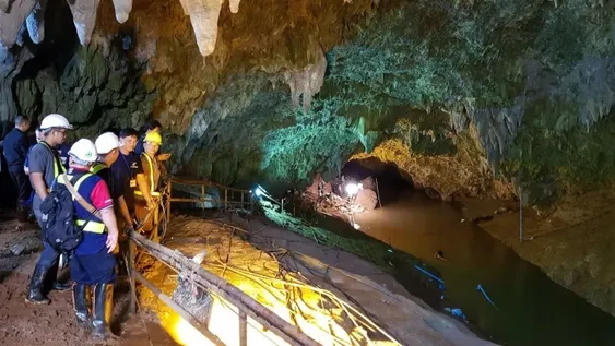 Encontraron sanos y salvos a los 12 estudiantes perdidos hace 9 días en una cueva