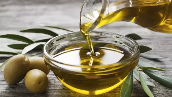 La ANMAT prohibió la comercialización de dos marcas de aceite de oliva