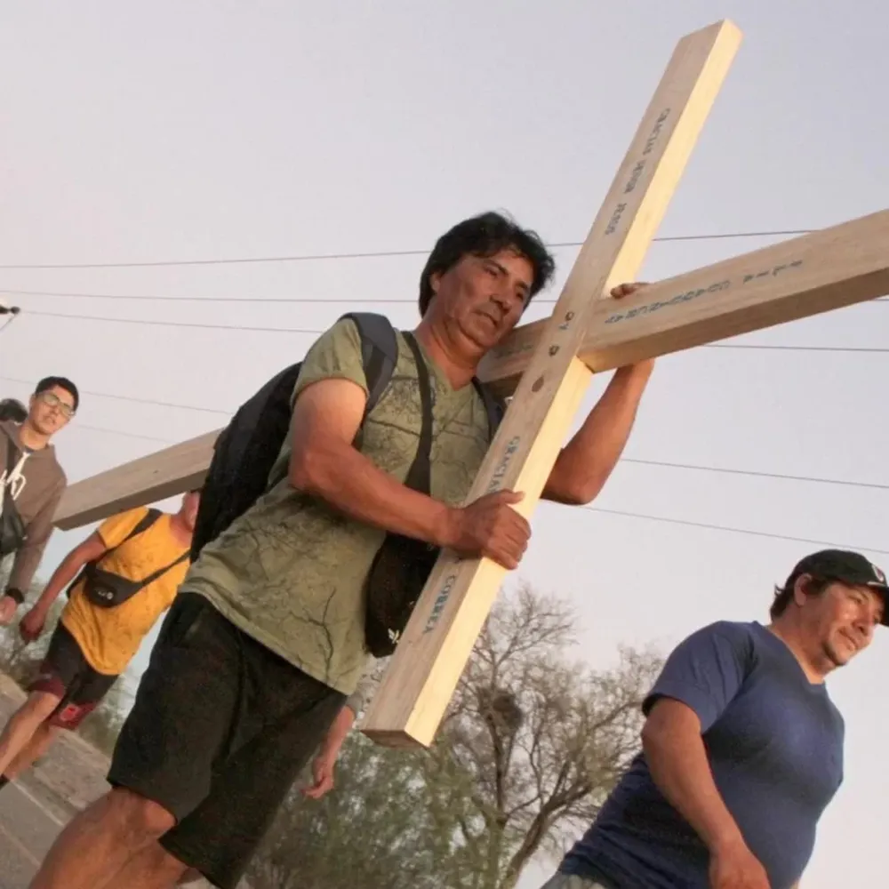 Con la fe a cuestas, desde todas partes