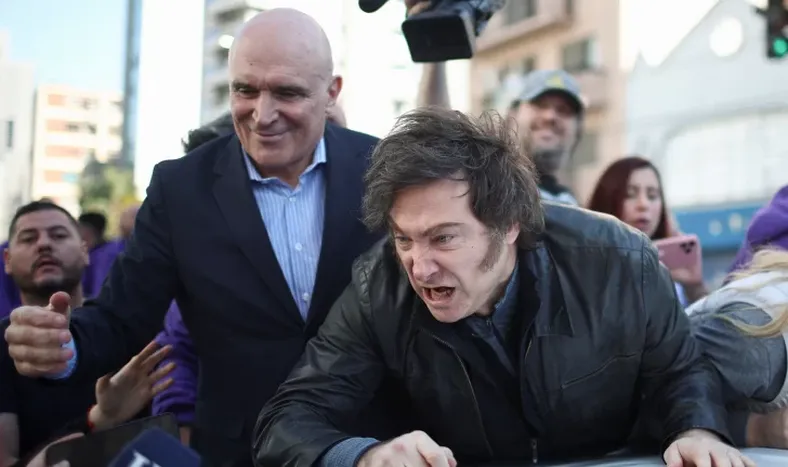 Milei niega corrupción y dice que probará que Spagnuolo miente