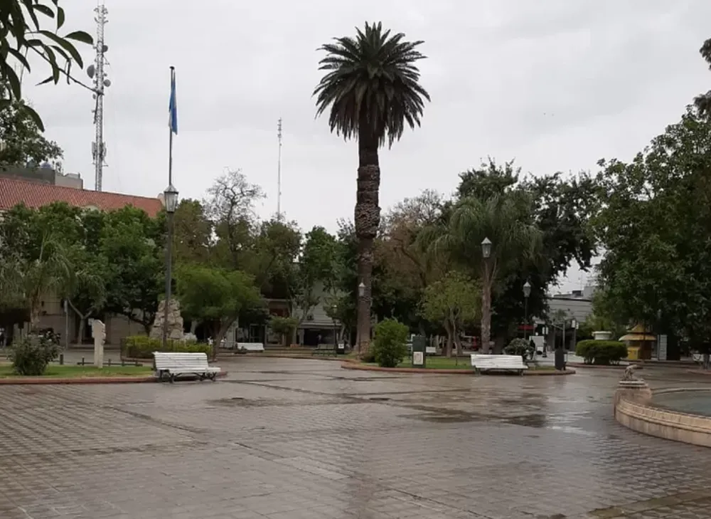 Llegó la anunciada lluvia, pero para mañana vuelve el sol y se espera una máxima de 20°C