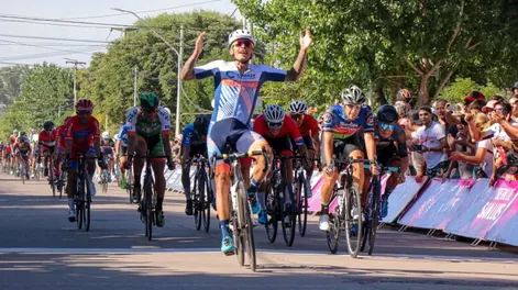 Los equipos sanjuaninos metieron cuatro ciclistas en el top 10 de la etapa inicial