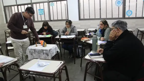 ALABANZA. Todas las comunidades del sínodo encendieron una vela por el Espíritu Santo.