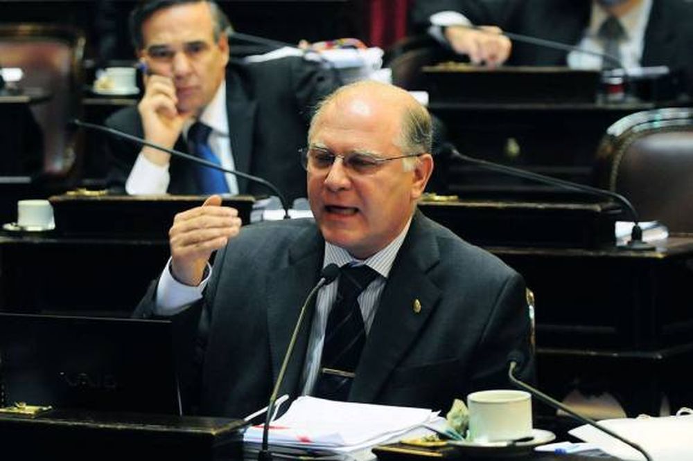 Otro legislador K toma distancia en el Senado
