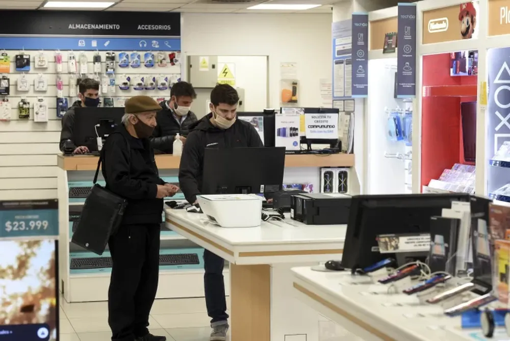 El Gobierno avanza con el ingreso básico para personas vulnerables