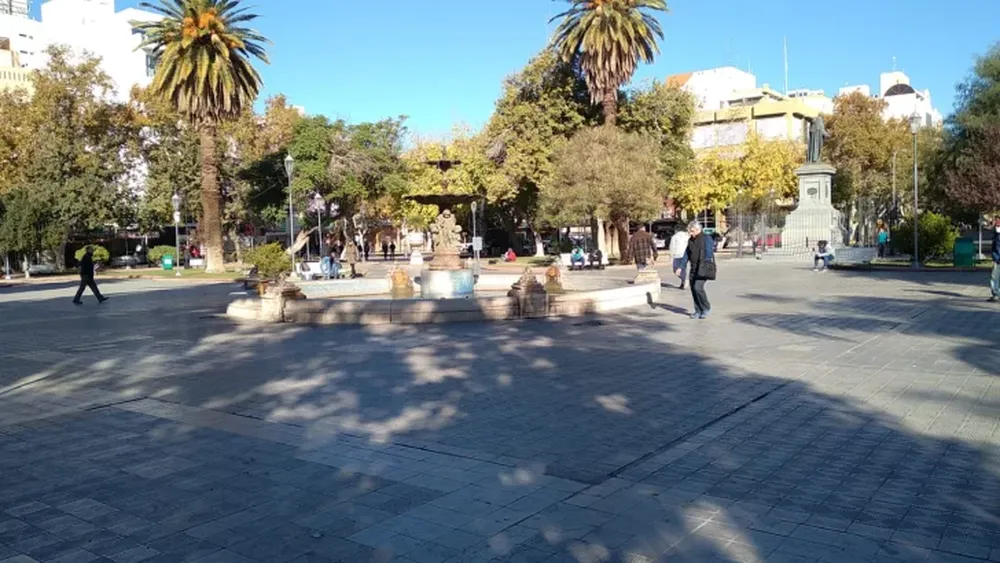 El viernes feriado arrancó muy frío pero la máxima llegará a los 17 grados