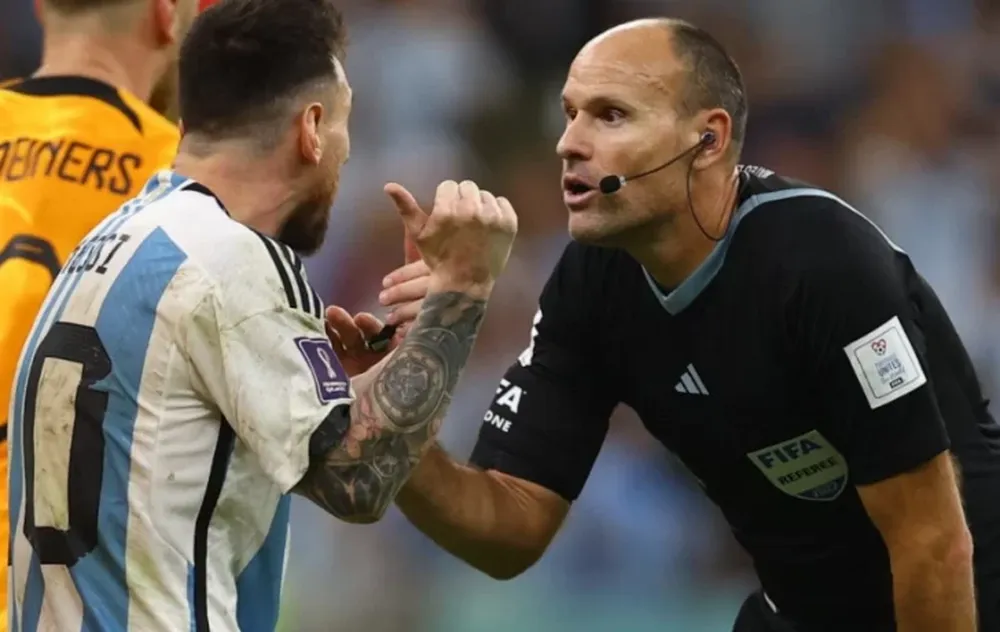 El mensaje del árbitro del partido entre Argentina y Países Bajos ante la lluvia de críticas