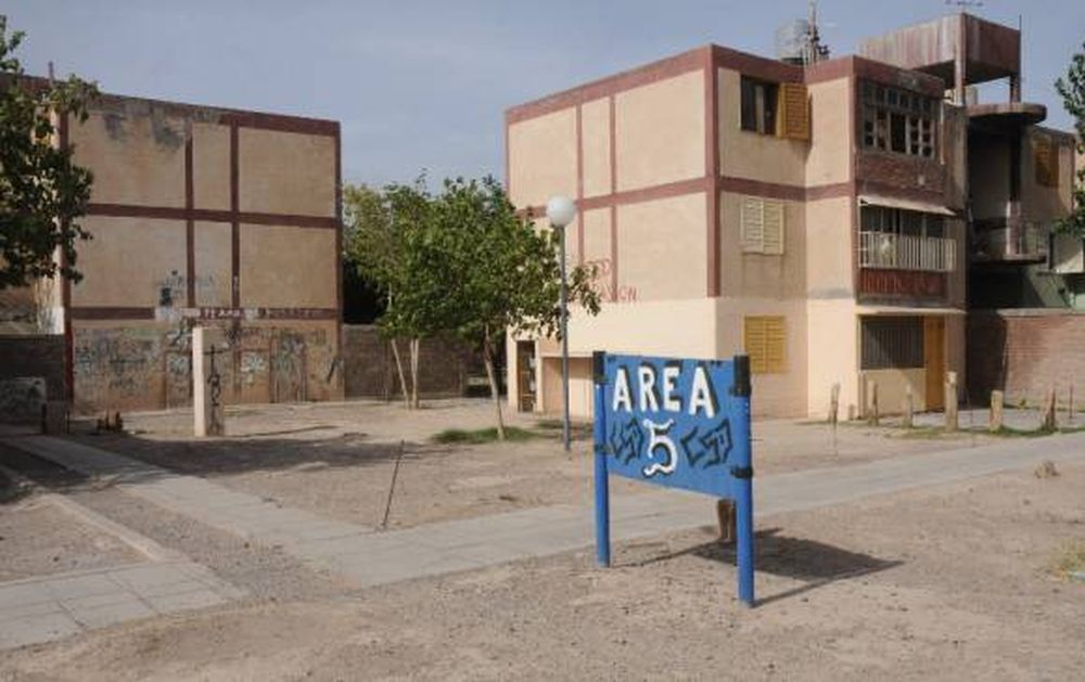 Vecinos del Aramburu siguen en contra del cambio de nombre