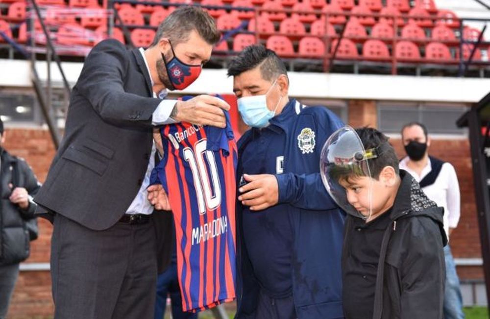 Con Maradona presente, Gimnasia y San Lorenzo igualaron en el Nuevo Gasómetro