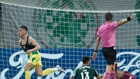 Defensa y Justicia le ganó agónicamente a Palmeiras en Brasil y se acerca a la clasificación