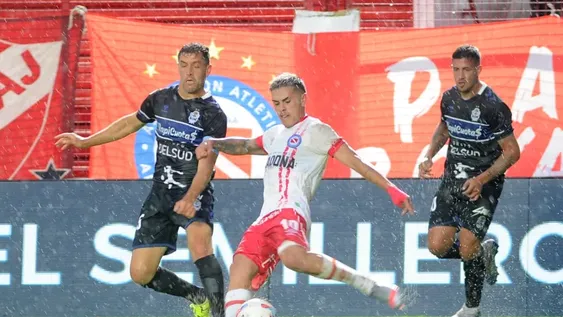 Argentinos Juniors goleó a Gimnasia en La Paternal