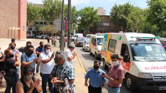 Emotivo homenaje de los trabajadores del 107 al médico muerto por Covid-19
