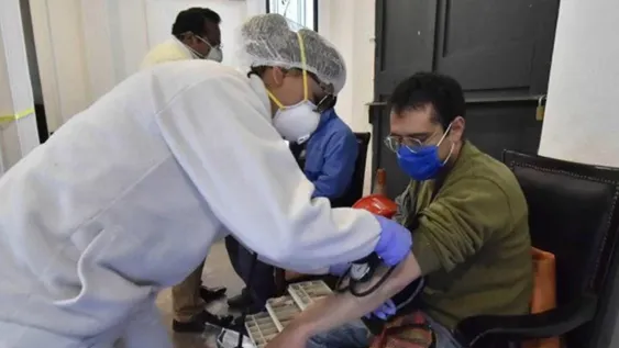 Rechazaron un joven gay que quiso donar plasma y Salud aclaró que la orientación sexual no es condicionante