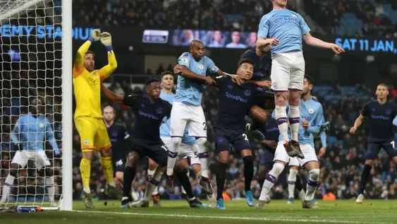 Manchester City le ganó a Everton y sigue prendido