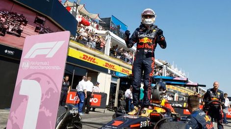Verstappen ganó en Francia con los Mercedes como escoltas