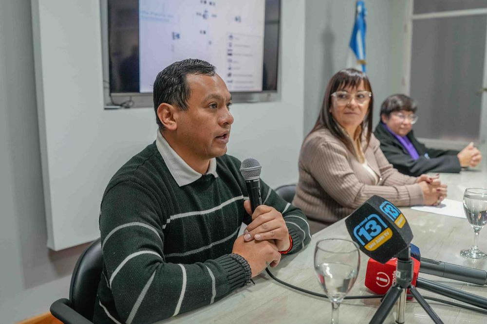 Esta mañana, en conferencia de prensa, se anuncion el desfile en Chimbas por el Día de la Bandera.