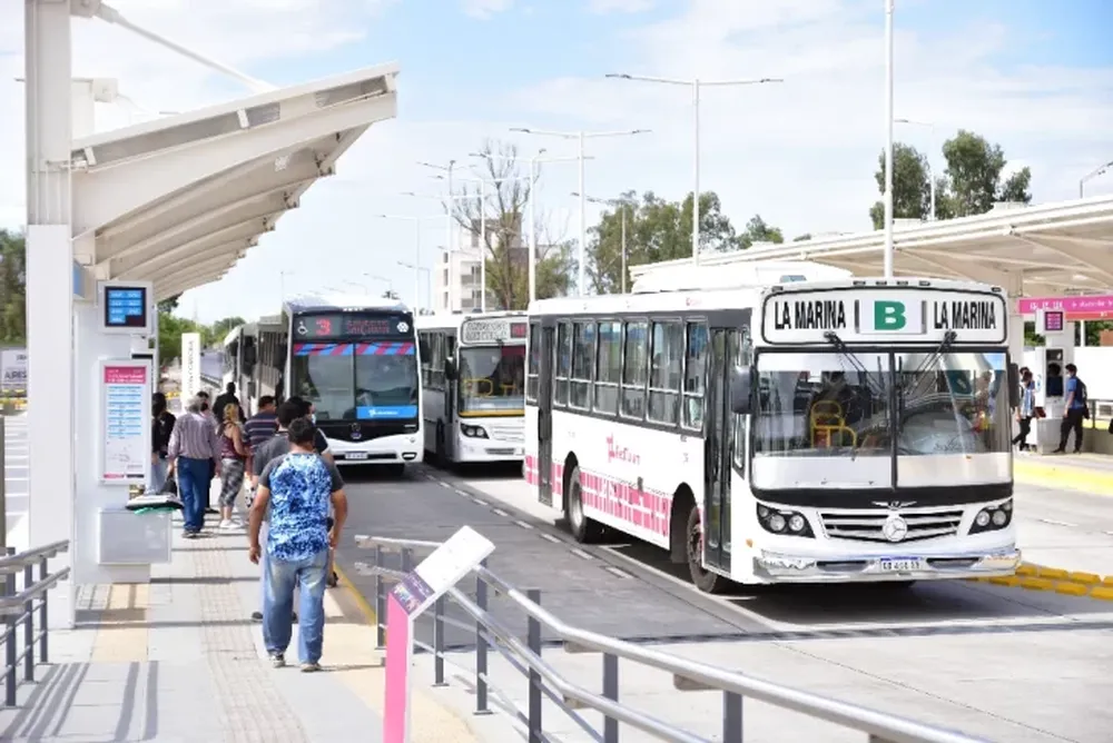 Una sanjuanina destacó el gesto de un colectivero que encontró su celular, la contactó y se lo devolvió