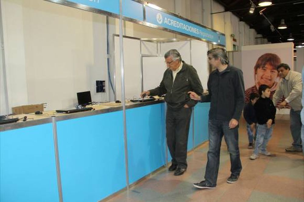 Gioja recorrió las instalaciones del Congreso de la Niñez