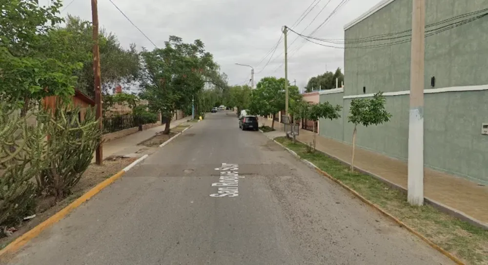 Quiso robar una moto de una casa, se encontró al dueño en la puerta y se lesionó en la huida