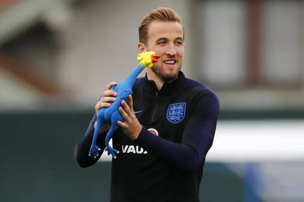 Inglaterra entrenó con gallinas de goma para bajar los nervios