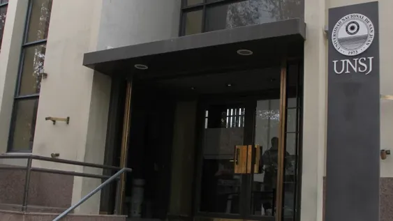 Docentes universitarios exigirán un aumento del 45 por ciento