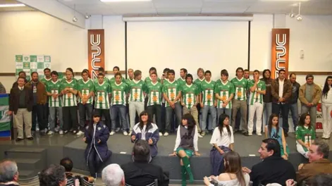 Sportivo presentó su plantel, cuerpo técnico e indumentaria