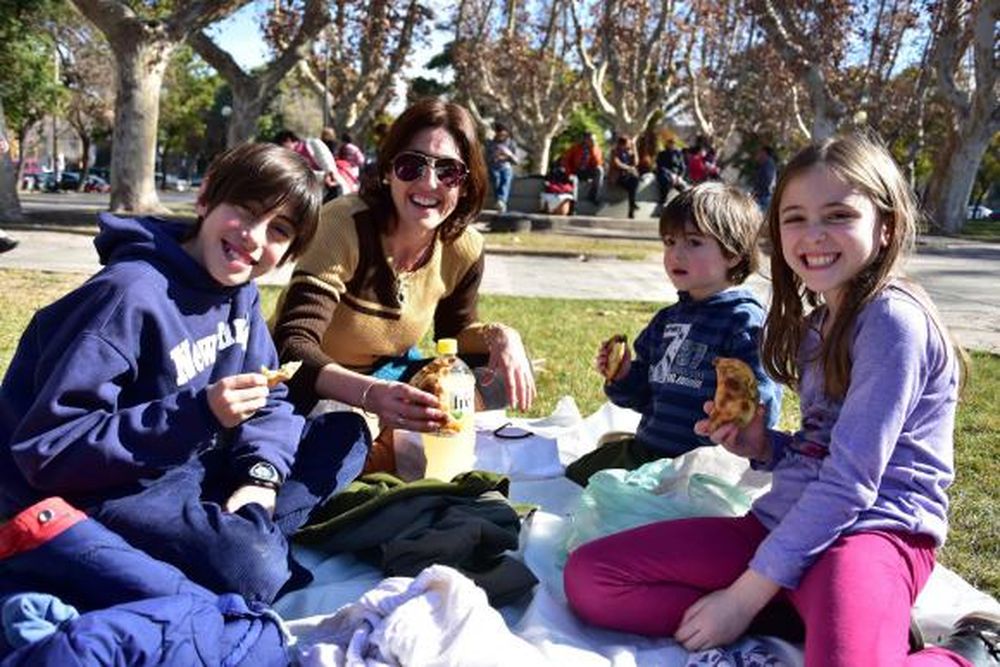 Los Gil cambiaron locro por empanadas