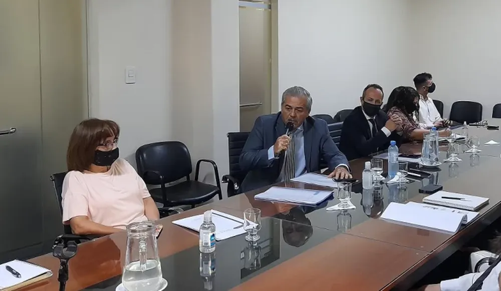 Fue echada del EPRE, la reintegraron, la indemnizaron y, ahora, devolverá plata