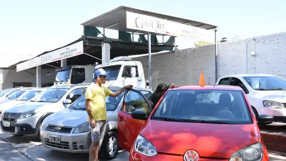 Por el faltante de 0 km hay autos usados que están más caros que la unidad nueva