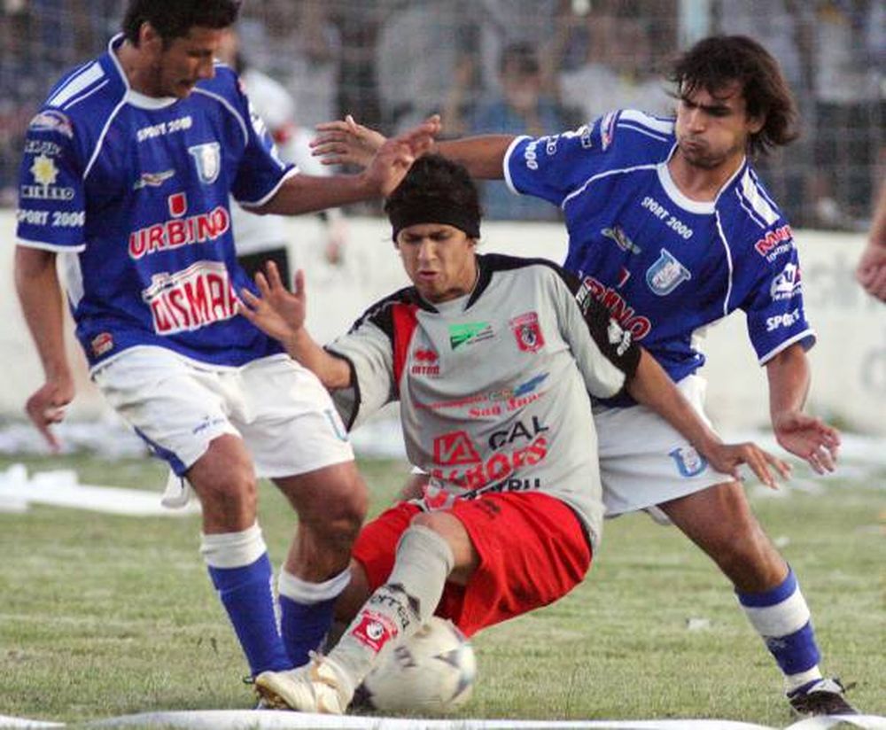En Rawson, mano a mano y todo por verse todavía