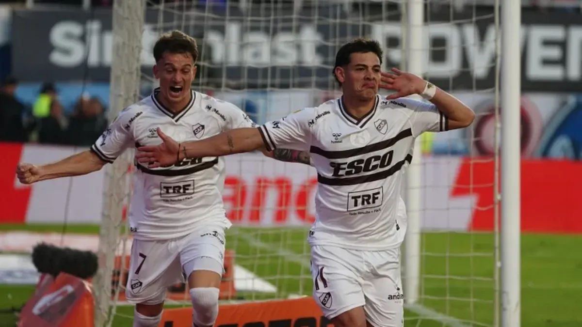 Platense dio el batacazo ante San Lorenzo y jugará la final contra Huracán