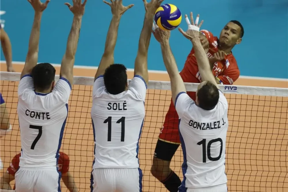 Con Helena Vidal, Las Panteras cayeron ante República Dominicana